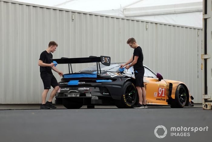 #91 Manthey EMA Porsche 911 GT3 R LMGT3: Yasser Shahin, Morris Schuring, Richard Lietz