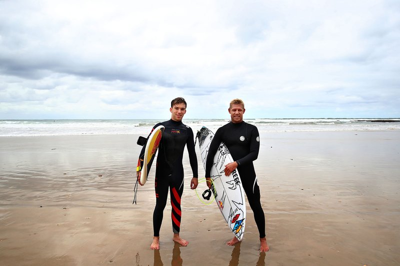 Pierre Gasly, Red Bull Racing goes surfing with surf legend Mick Fanning
