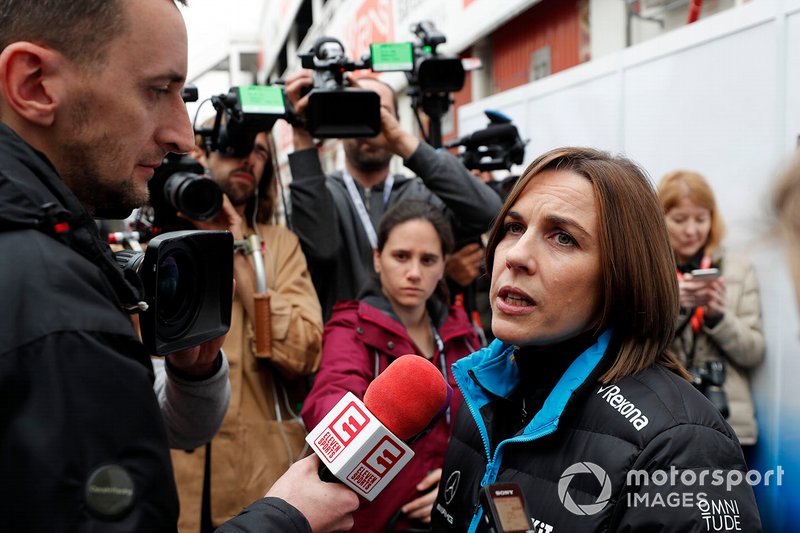 Claire Williams, Williams subdirector del equipo habla con los medios