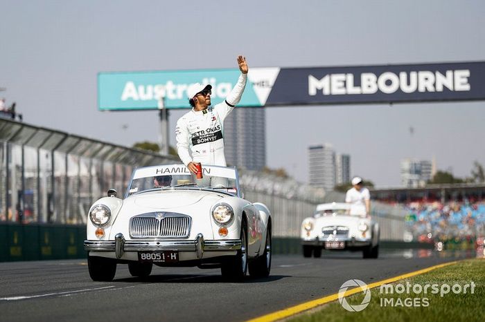 Lewis Hamilton, Mercedes AMG F1, en el desfile de pilotos
