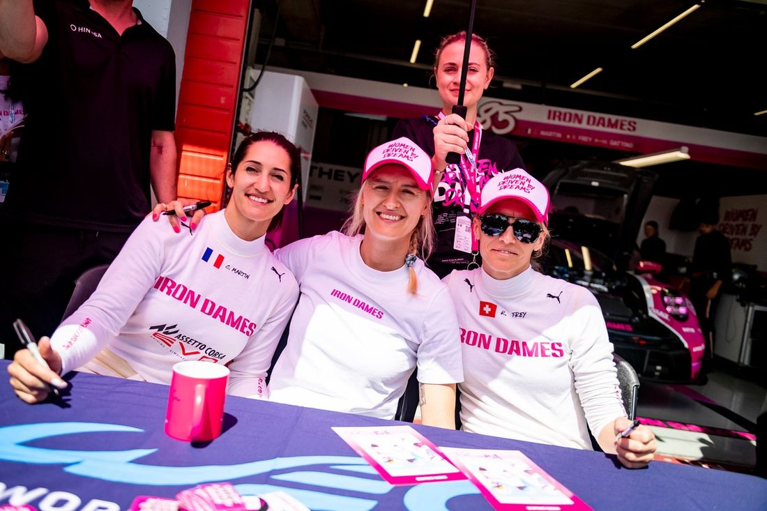 #85 Iron Dames Porsche 911 GT3 R LMGT3: Celia Martin, Rahel Frey, Michelle Gatting