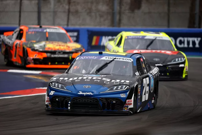 Dean Thompson, Sam Hunt Racing Toyota