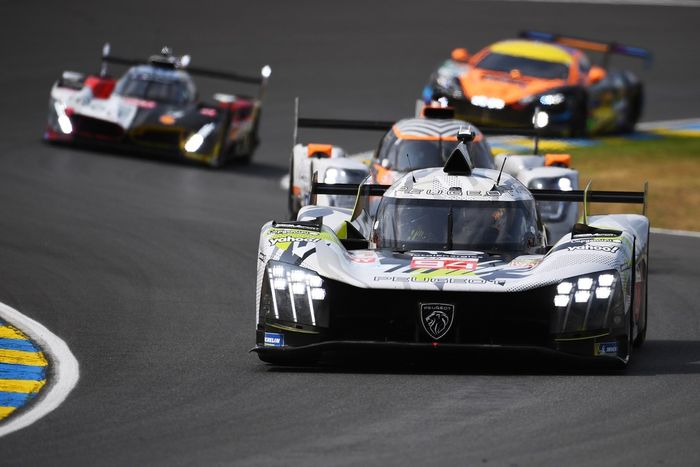 #94 Peugeot Totalenergies Peugeot 9x8: Loic Duval, Malthe Jakobsen, Stoffel Vandoorne
