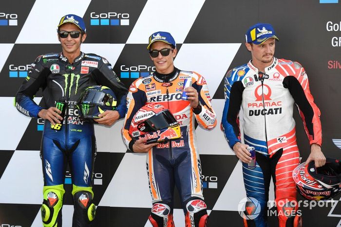 Ganador de la pole Marc Márquez, Repsol Honda Team, segundo Valentino Rossi, Yamaha Factory Racing, y tercero Jack Miller, Pramac Racing