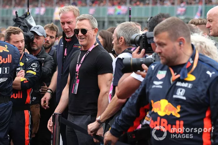 Daniel Craig, actor en la parrilla