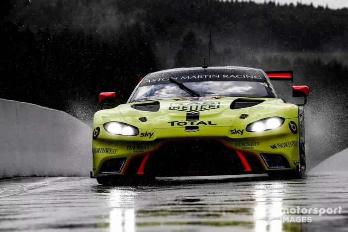 #98 Aston Martin Racing Aston Martin Vantage: Paul Dalla Lana, Augusto Farfus, Ross Gunn 