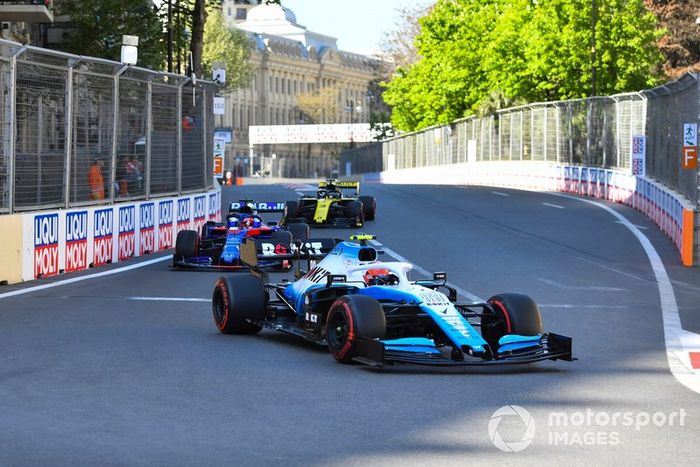 Robert Kubica, Williams FW42, Daniil Kvyat, Toro Rosso STR14, y Daniel Ricciardo, Renault R.S.19