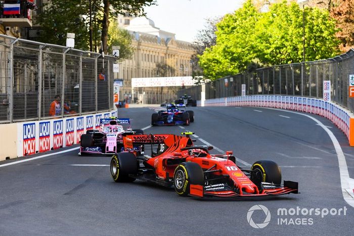 Charles Leclerc, Ferrari SF90, Lance Stroll, Racing Point RP19 y Alexander Albon, Toro Rosso STR14