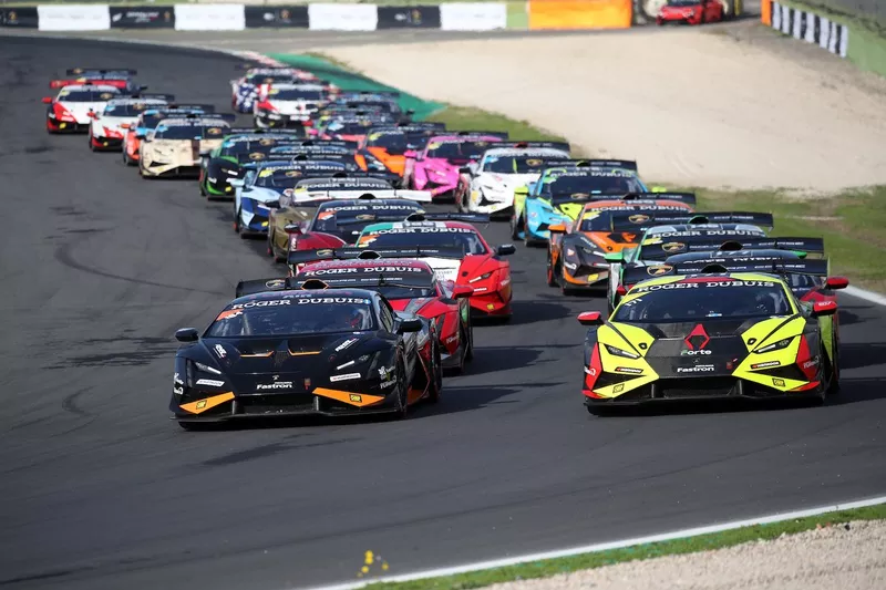 Gallery Lamborghini | Lo spettacolo del Super Trofeo a Vallelunga