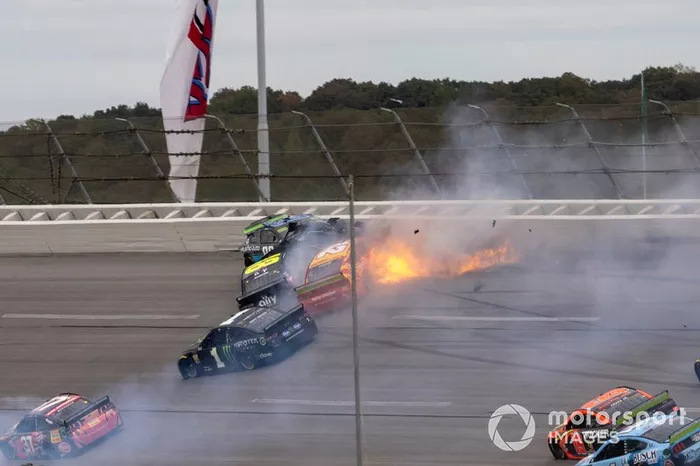  Jimmie Johnson, Hendrick Motorsports, Chevrolet Camaro Ally,  Alex Bowman, Hendrick Motorsports, Chevrolet Camaro Nationwide / Amazon Echo Auto,  Kyle Larson, Chip Ganassi Racing, Chevrolet Camaro McDonald's,  Chase Elliott, Hendrick Motorsports, Chevrolet Camaro NAPA Night Vision