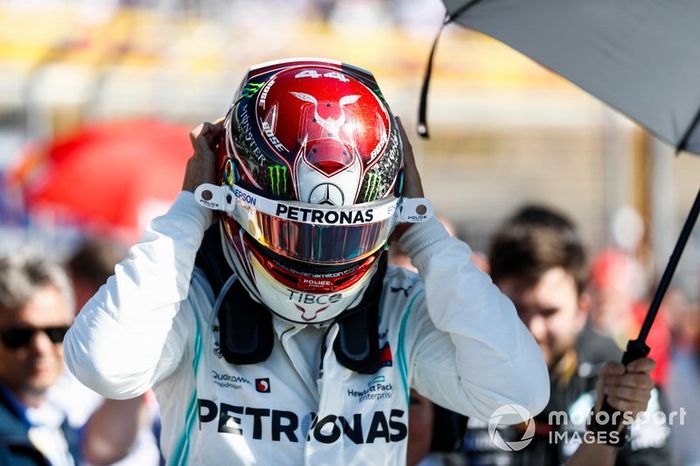 Lewis Hamilton, Mercedes AMG F1, in griglia di partenza