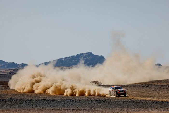 #238 X-Raid Mini John Cooper Works Rally Mini: Laia Sanz, Maurizio Gerini