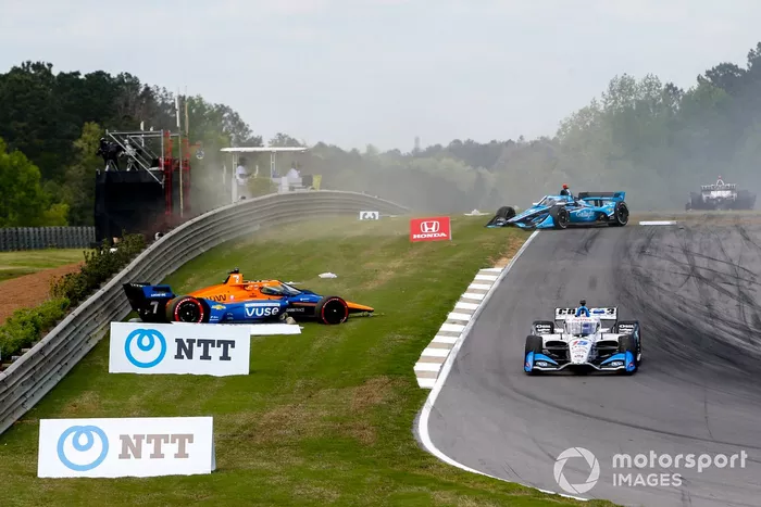 Accidente de Felix Rosenqvist, Arrow McLaren SP Chevrolet, Graham Rahal, Rahal Letterman Lanigan Racing Honda
