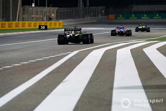Esteban Ocon, Renault F1 Team R.S.20, Sergio Pérez, Racing Point RP20, Daniel Ricciardo, Renault F1 Team R.S.20