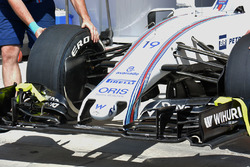 Williams FW38 nose detail
