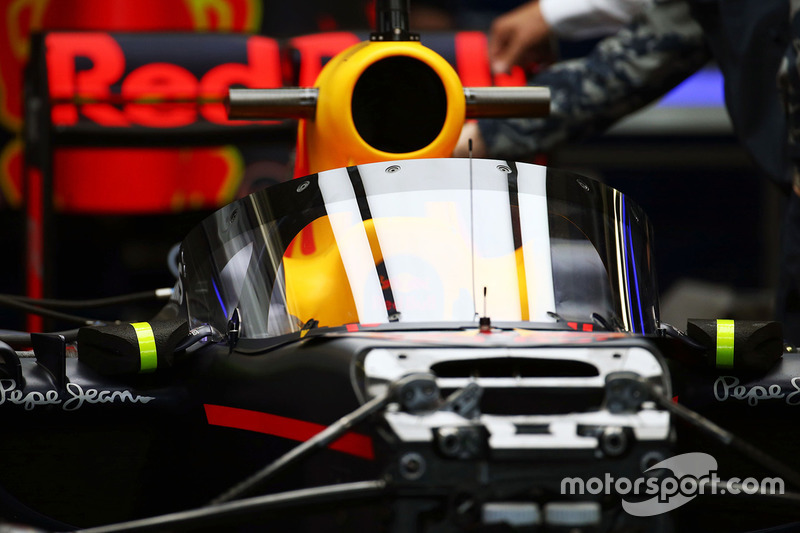 Red Bull Racing equipado con aeroscreen RB12
