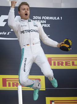 Podio: ganador Nico Rosberg, Mercedes AMG F1 Team