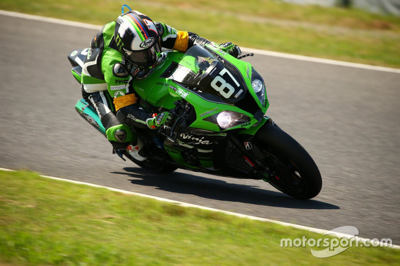 #87 Team Green: Akira Yanagawa, Kazuki Watanabe, Leon Haslam