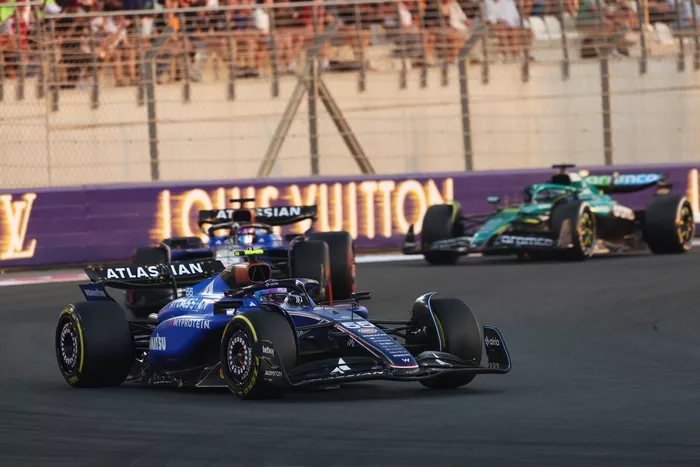 Lance Stroll, Aston Martin Racing, Carlos Sainz, Williams, Alexander Albon, Williams
