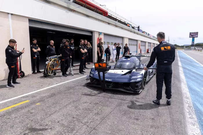 Jacky Ickx, Genesis Magma Racing