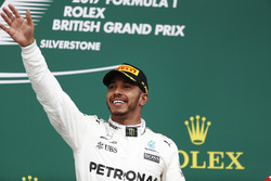 Победитель Льюис Хэмилтон, Mercedes AMG F1