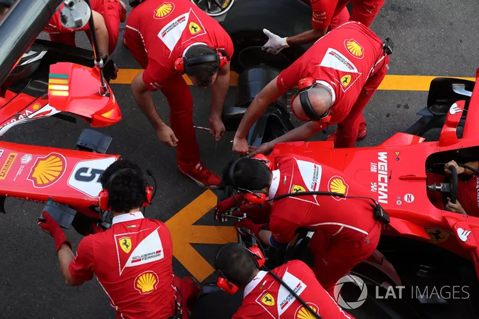 Ferrari pit stop antrenmanı