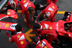 Simulation d'arrêt au stand pour les mécaniciens Ferrari