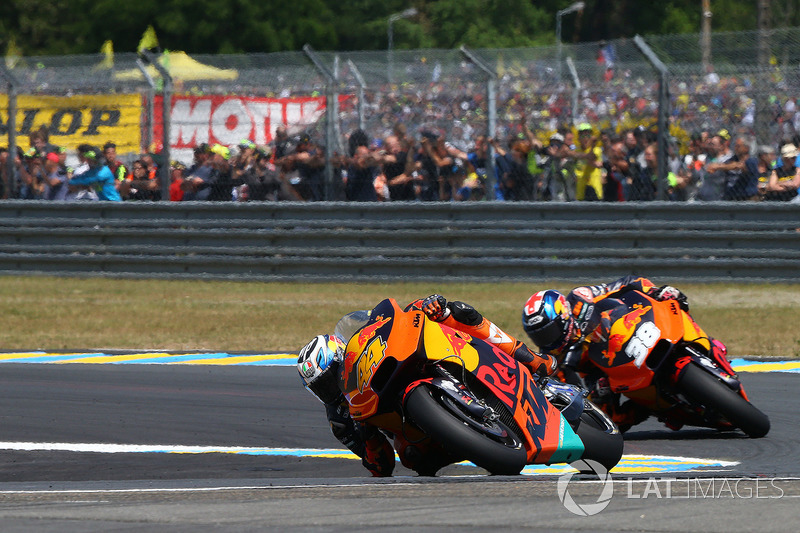 <img src="http://cdn-1.motorsport.com/static/custom/car-thumbs/MOTOGP_2017/BIKES/KTM.png" width="80" /> Red Bull KTM Factory Racing