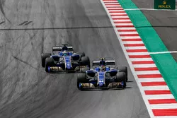 Pascal Wehrlein, Sauber C36 y Marcus Ericsson, Sauber C36