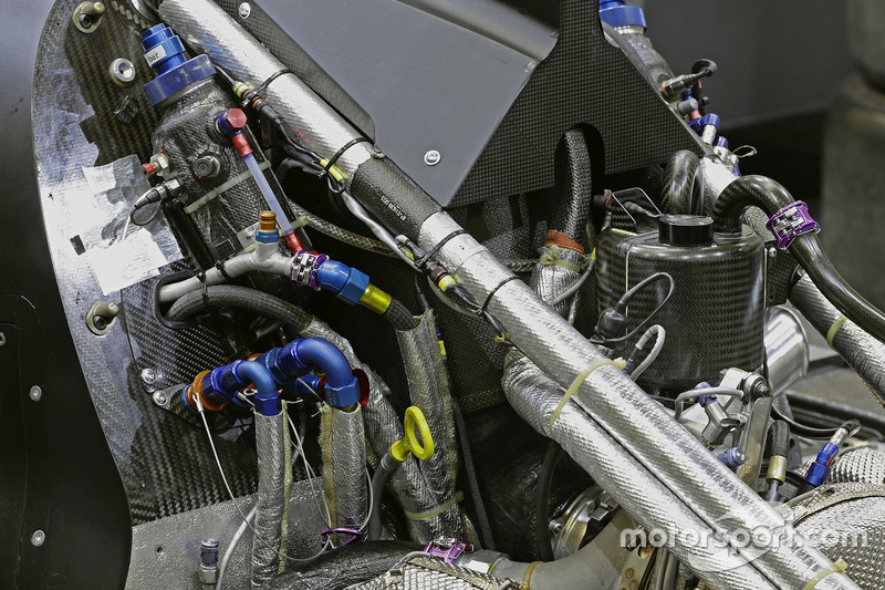 Audi R18: Motordetail