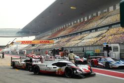 #2 Porsche Team Porsche 919 Hybrid: Timo Bernhard, Earl Bamber, Brendon Hartley