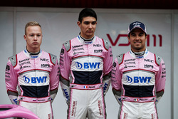 Тест-пилот Sahara Force India F1 Никита Мазепин, гонщики Эстебан Окон и Серхио Перес