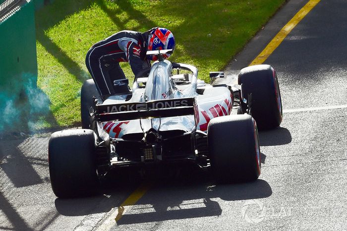 Romain Grosjean, Haas F1 Team VF-18 after stopping