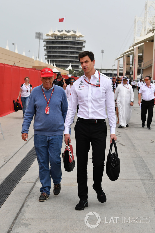 Niki Lauda, presidente no ejecutivo de Mercedes AMG F1 y Toto Wolff, director de Motorsport de Mercedes AMG F1