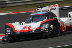 #2 Porsche Team Porsche 919 Hybrid: Timo Bernhard, Earl Bamber, Brendon Hartley