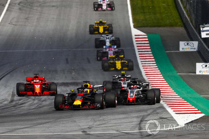 Daniel Ricciardo, Red Bull Racing RB14, Romain Grosjean, Haas F1 Team VF-18, Kevin Magnussen, Haas F1 Team VF-18, Sebastian Vettel, Ferrari SF71H, Nico Hulkenberg, Renault Sport F1 Team R.S. 18