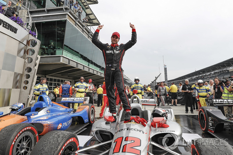 Will Power, Team Penske Chevrolet celebrates in victory lane