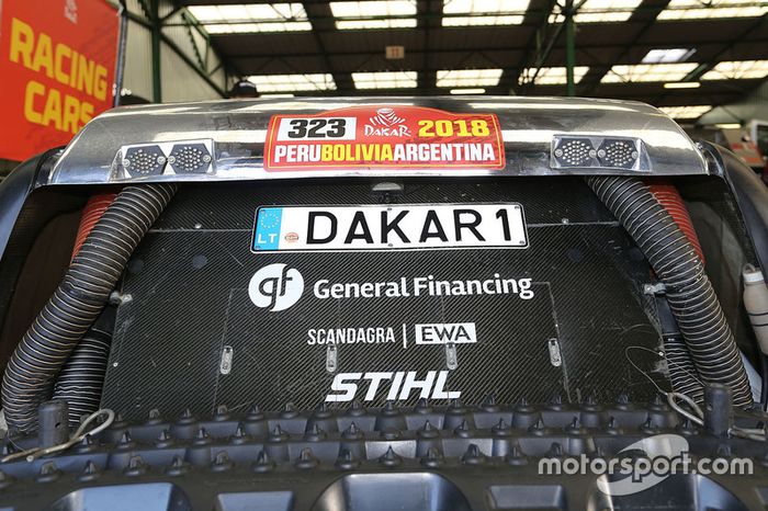 Los equipos se preparan en Le Havre para el largo viaje a Lima, Perú