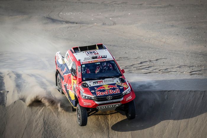 #301 Toyota Gazoo Racing Toyota: Nasser Al-Attiyah, Mathieu Baumel