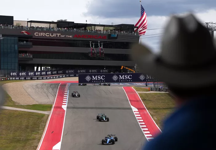 Alexander Albon, Williams, Fernando Alonso, Aston Martin Racing