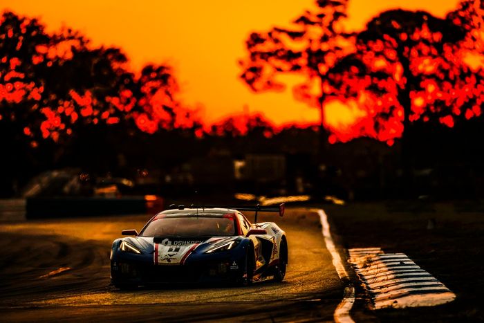 #4 Corvette Racing by Pratt Miller Motorsports Corvette Z06 GT3.R: Tommy Milner, Nicky Catsburg, Nico Varrone