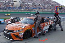 Daniel Suárez, Joe Gibbs Racing Toyota pit stop