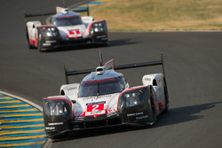 #2 Porsche Team Porsche 919 Hybrid: Timo Bernhard, Earl Bamber, Brendon Hartley, #1 Porsche Team Porsche 919 Hybrid: Neel Jani, Andre Lotterer, Nick Tandy