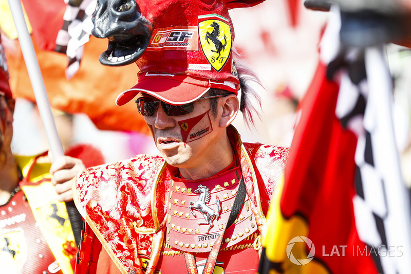 Ferrari fan Formula 1 foto Galeri utama
