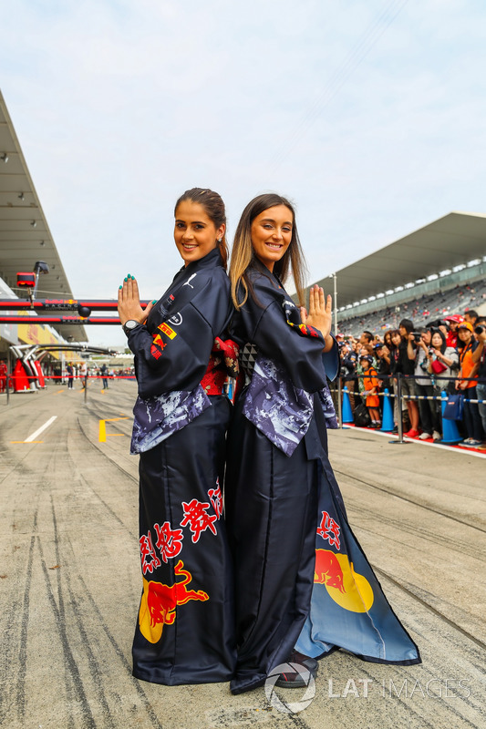 Уболівальниці Макса Ферстаппена, Red Bull Racing