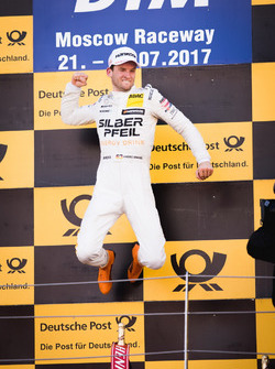 Podyum: Yarış galibi Maro Engel, Mercedes-AMG Team HWA, Mercedes-AMG C63 DTM