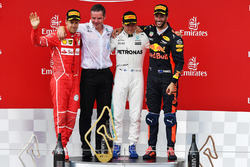 Podium: racewinnaar Valtteri Bottas, Mercedes AMG F1, tweede plaats Sebastian Vettel, Ferrari, derde plaats Daniel Ricciardo, Red Bull Racing