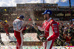 Nick Heidfeld, Mahindra Racing and Felix Rosenqvist, Mahindra Racingon the podium