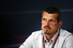Guenther Steiner, Haas F1 Director del equipo en la Conferencia de prensa FIA