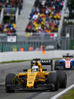 Кевин Магнуссен, Renault Sport F1 Team RS16